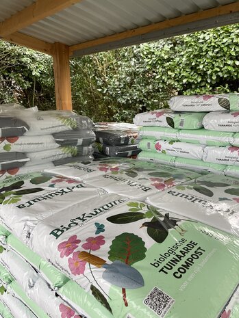 Pallet zakken biologische tuinaarde-compost 40l - 70 stuks